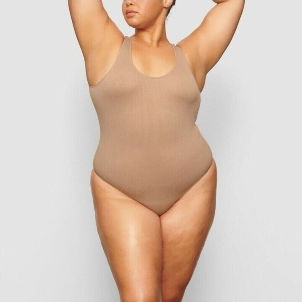 NWOT SKIMS Stretch Rib Scoop Neck Bodysuit  Desert Run Small 4X/5X